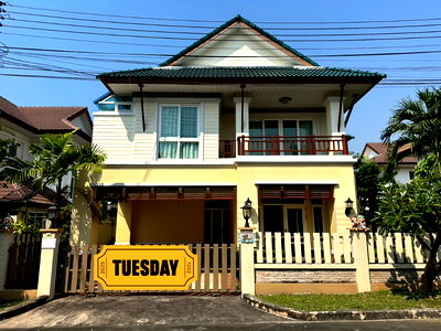 Houses for sale Muang Chon Buri Chonburi : For Sale: Casalunar Village, in pristine condition, ready for viewing: 3 bedrooms, 3 bathrooms, 64 sq m.
