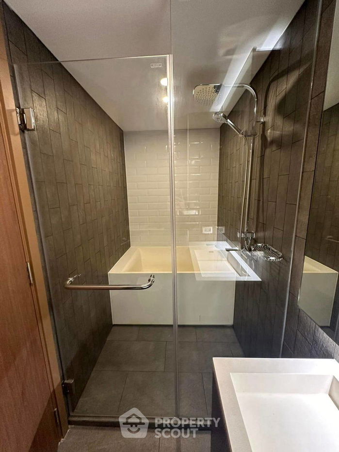 picture 3-BR Condo at Landmark @MRTA Station in Bang Kapi (ID 2461864) - 14/15