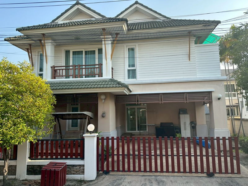 ขายบ้านเดี่ยว : บ้านที่อบอวลด้วยความอบอุ่น…และความหรูหราในทุกมุม  : หมู่บ้านคาซาลูน่า 3 ห้องนอน 4 ห้องน้ำ พื้นที่ดิน 79 ตรว.