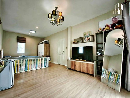 picture 2-Storey Semi-Detached House for Sale at Cluster Ville 4, Bang Kruai — Beautifully Decorated - 16/18