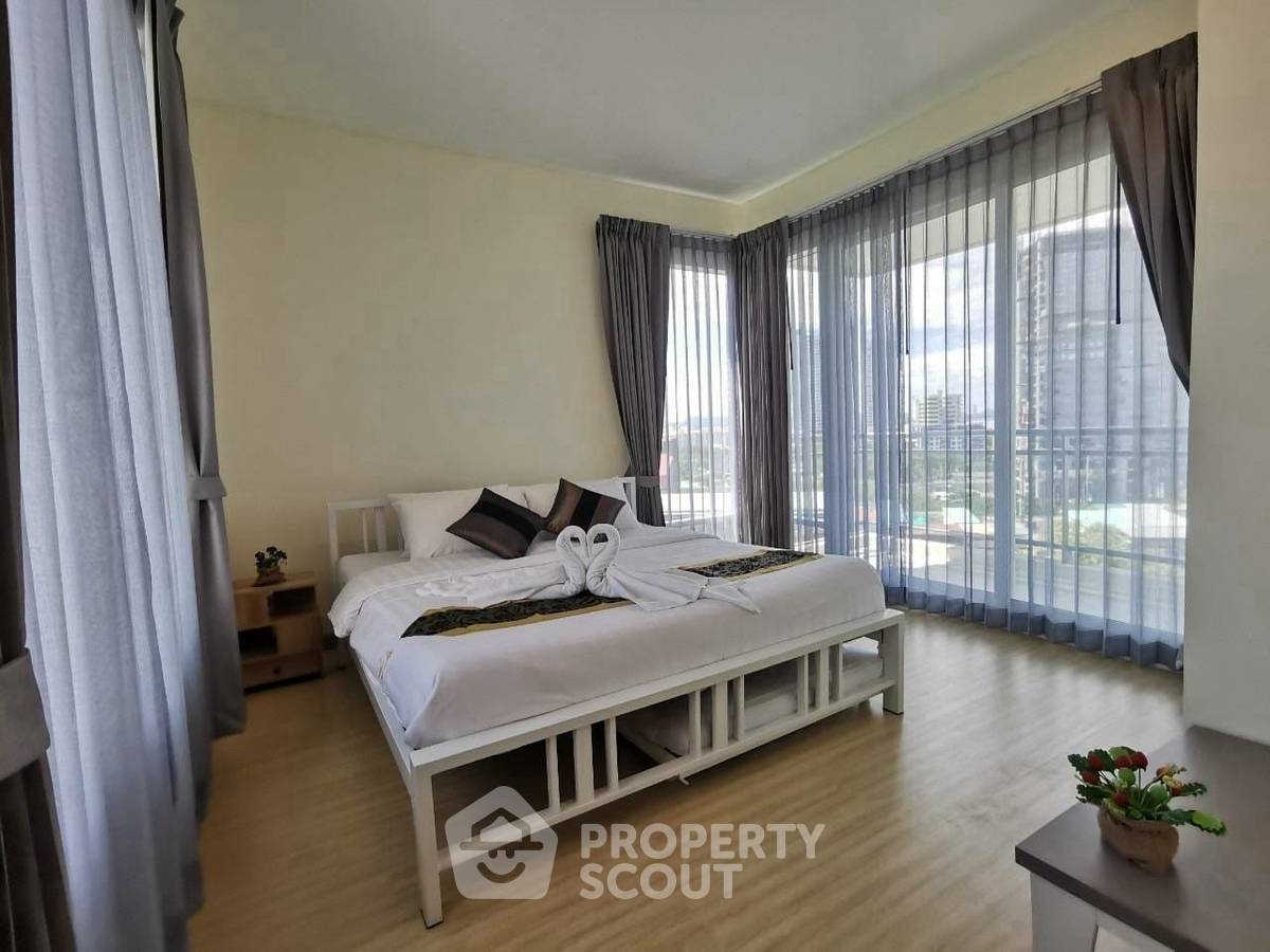 picture 2-BR Condo at Reflection Jomtien Beach Pattaya close to Pattaya (ID 2457459) - 4/8