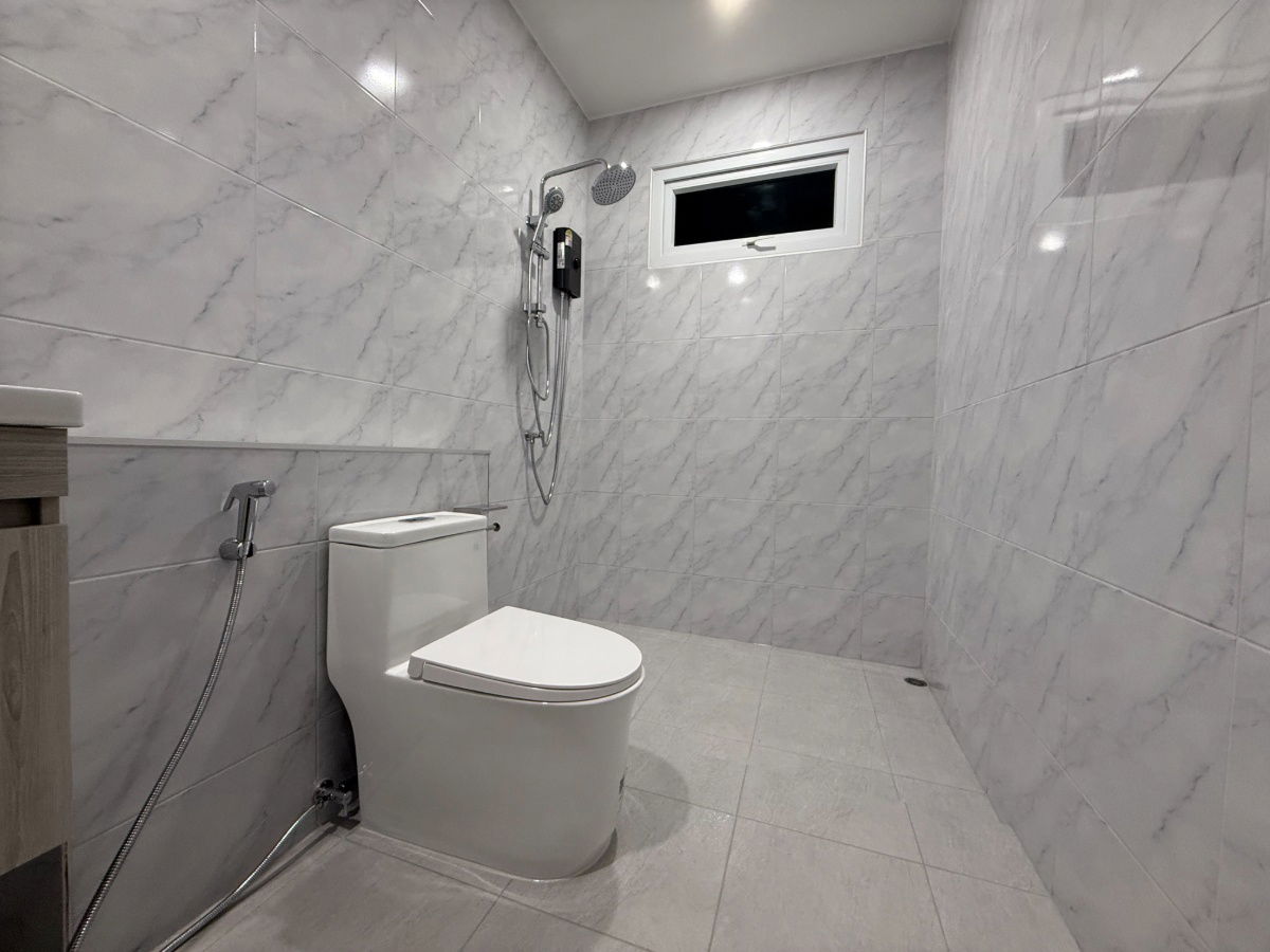 รูป ขายบ้านเดี่ยว 3 ห้องนอน รีโนเวทใหม่สวย เนื้อที่ 52ตร.ว. เฟอนิเจอร์และเครื่องใช้ไฟฟ้าครบ พร้อมอยู่ - รูปที่ 9/10