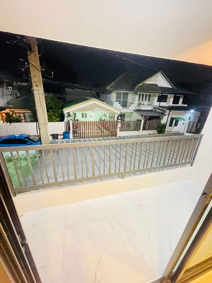 รูป ฟรีโอน! ทาวน์เฮ้าส์ 2 ชั้น พฤกษา 14A วัดลาดปลาดุก | 3 นอน ตกแต่งใหม่! หน้าบ้านไม่ชนใคร | 1.89 ลบ. - รูปที่ 33/35