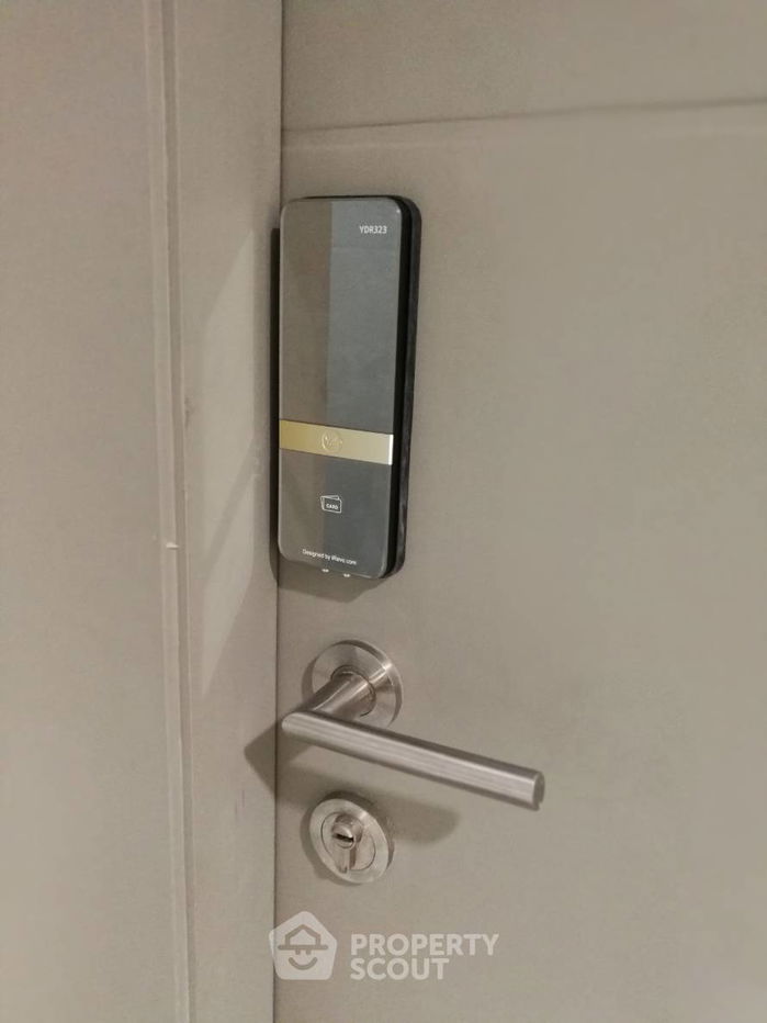 picture 2-BR Condo at Life Ratchadapisek near MRT Huai Khwang (ID 2459281) - 12/12