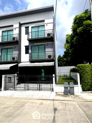 เช่าทาวน์โฮม บิ๊กซี บางใหญ่ : ทาวน์เฮาท์ 3-ห้องนอน ใกล้ MRT บางรักใหญ่ (ID 1594165)