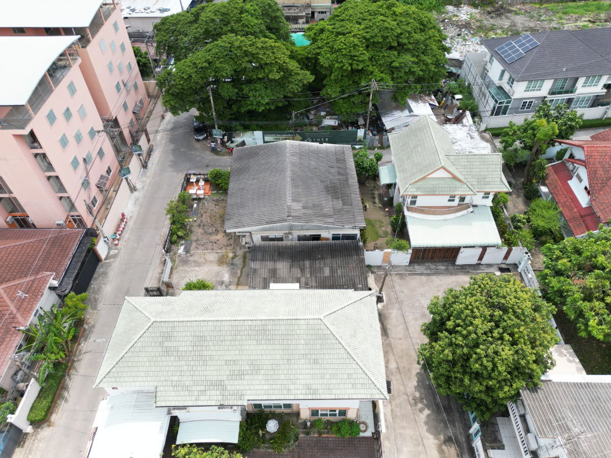 รูป ขายที่ดินสวย แปลงมุม 105 ตรว. กว้าง 20 ลึก 21 เมตร ซอยลาดพร้าว 93 95 97 99 ใกล้ รพ.ลาดพร้าว ฟู้ดแลนด์ลาดพร้าว สถานีรถไฟฟ้า BTS มหาดไทย - รูปที่ 17/21