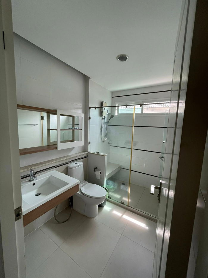 รูป HR3070ให้เช่าบ้านเดี่ยว 2 ชั้น เนื้อที่ 66 ตร.วา โครงการมัณทนา พระราม 9–ศรีนครินทร์ เฟอร์ครบ พร้อมอยู่ - รูปที่ 36/41