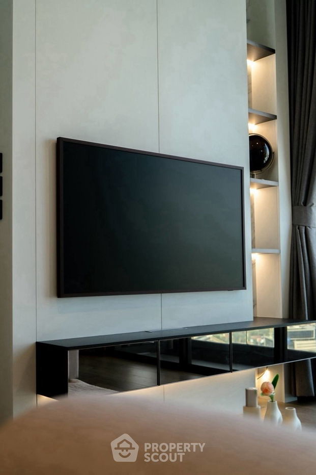 picture 2-BR Condo at The Crest Park Residences near MRT Phahon Yothin (ID 2461869) - 8/13