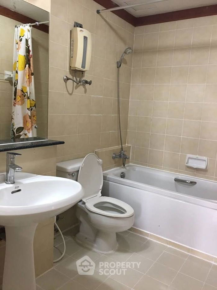 picture 3-BR Condo at The Waterford Diamond Tower Sukhumvit near BTS Phrom Phong (ID 2394380) - 9/25