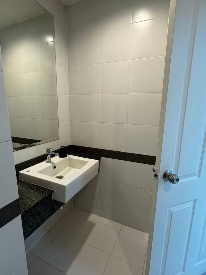 picture Urgent Sale ✨ A Space Asoke - Ratchada ✨ City view, North-facing balcony, fully furnished and equipped with appliances. - 10/11