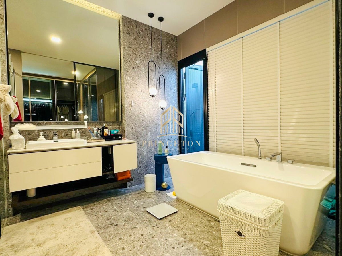 รูป ให้เช่าบ้านหรู 3 ชั้น นันทวันพระราม 9 - ศรีนครินทร์ ติดโรงเรียน นานาชาติ Wellington College, Brighton College - รูปที่ 28/30