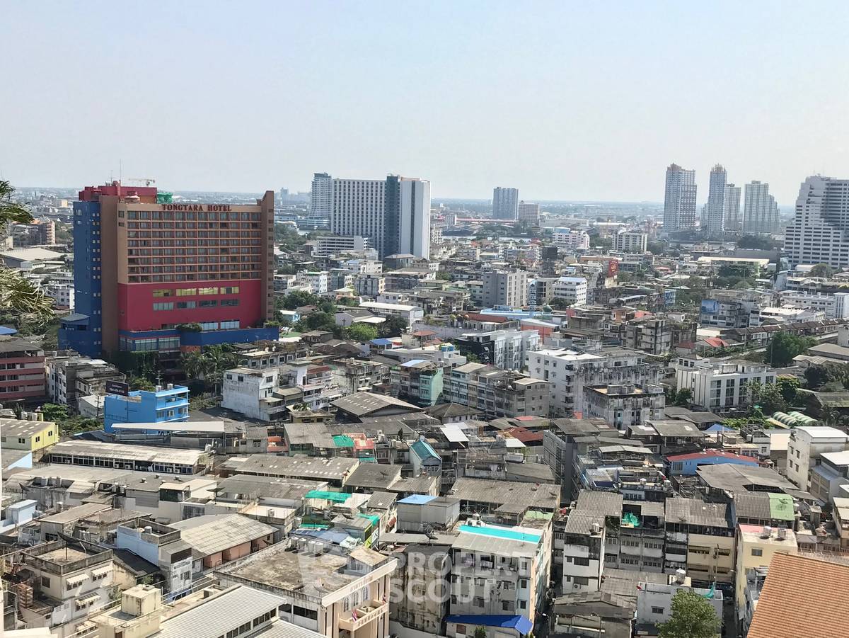 picture 3-BR Condo at River Heaven Chareonkrung in Bang Kho Laem (ID 414302) - 9/21