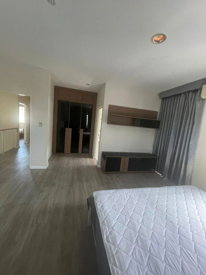 รูป HR3070ให้เช่าบ้านเดี่ยว 2 ชั้น เนื้อที่ 66 ตร.วา โครงการมัณทนา พระราม 9–ศรีนครินทร์ เฟอร์ครบ พร้อมอยู่ - รูปที่ 28/41