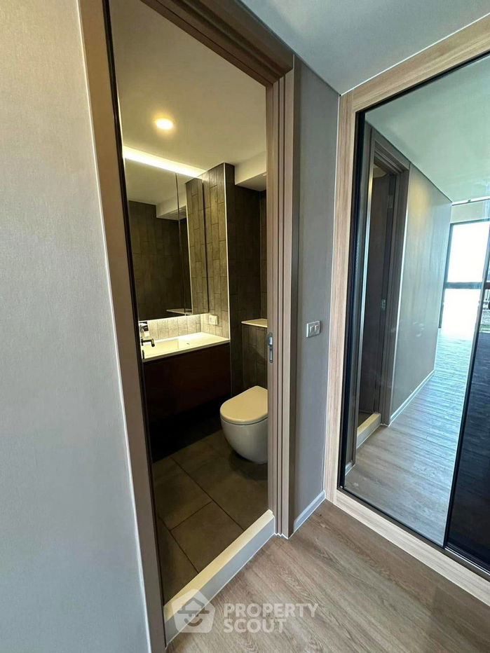 picture 3-BR Condo at Landmark @MRTA Station in Bang Kapi (ID 2461864) - 15/15