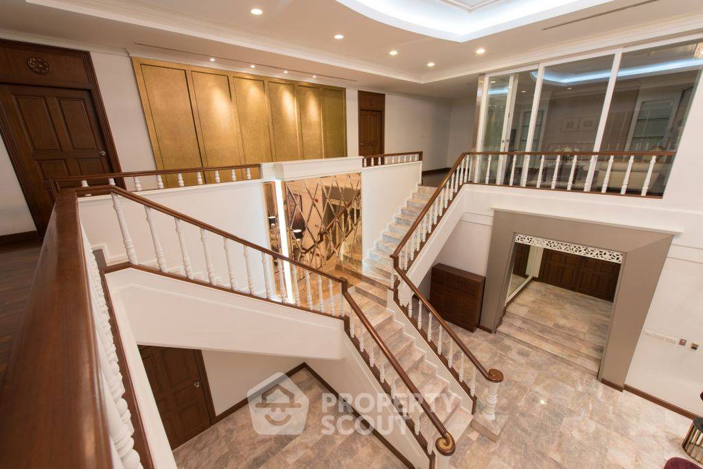 picture Spectacular High Rise 4-BR Penthouse near MRT Queen Sirikit National Convention Centre (ID 1286665) - 48/49