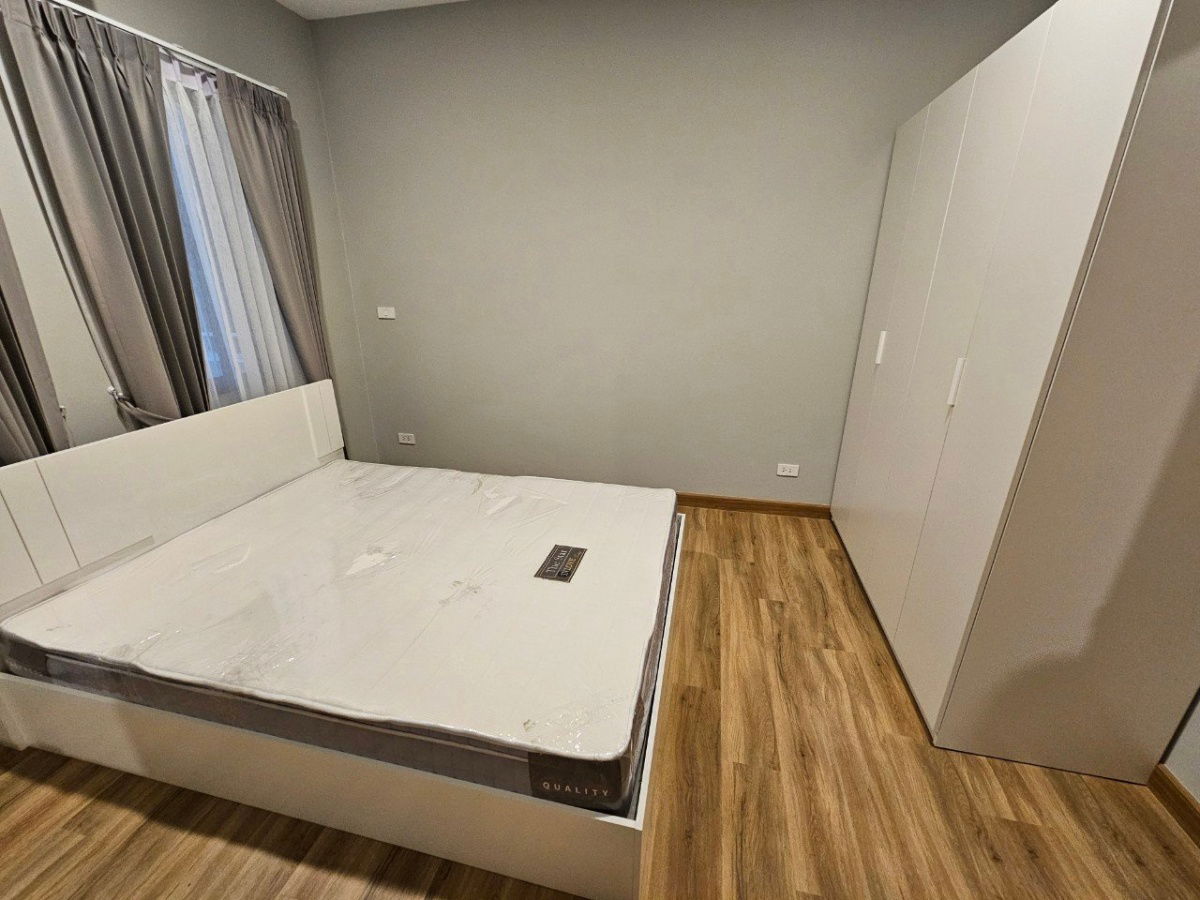 picture Two storey house for rent with 4 bedrooms,3 toilets and 1 kitchen.  - 10/16