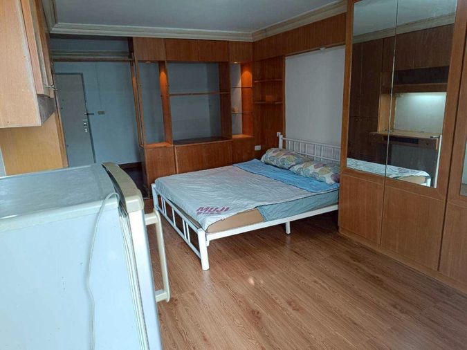 Baan Phayapirom.            Condominium 