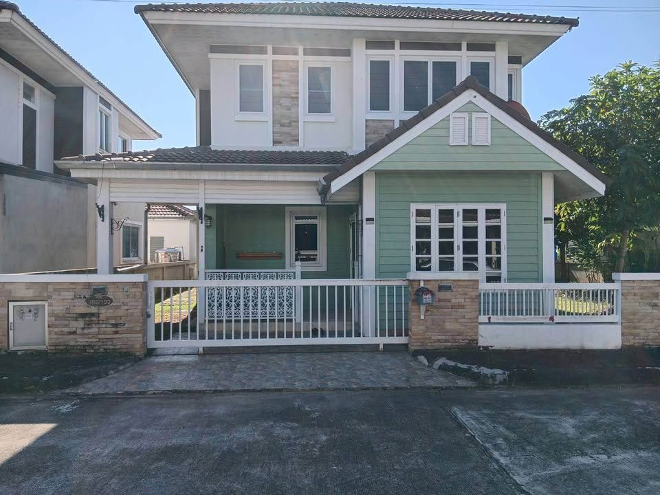 รูป ให้เช่าบ้านเดี่ยวสองชั้น 4 ห้องนอน 3 ห้องน้ำ 1 ห้องครัว - รูปที่ 1/9