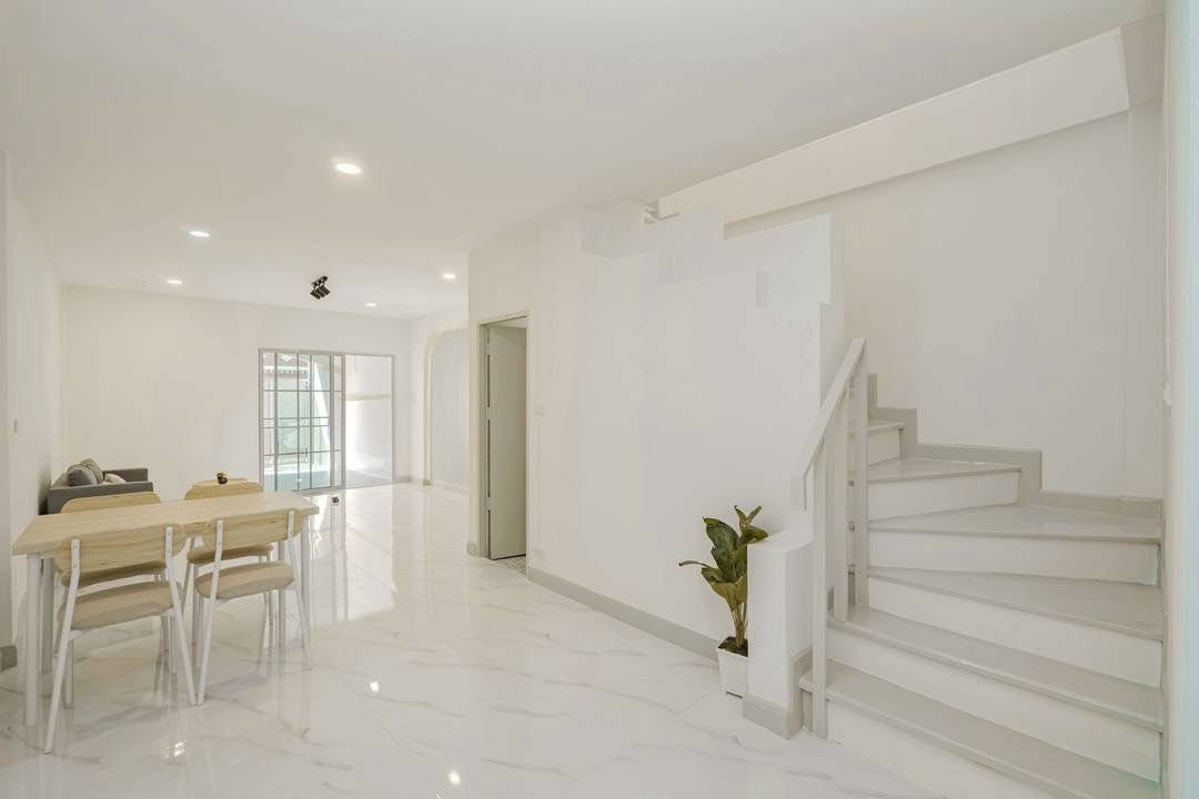 รูป 🏠ขายบ้าน รีโนเวท หมู่บ้าน มนวดี ซอยวัดลาดปลาดุก 🎈 1,590,000 บาท ฟรีโอน ✅✅ - รูปที่ 6/18