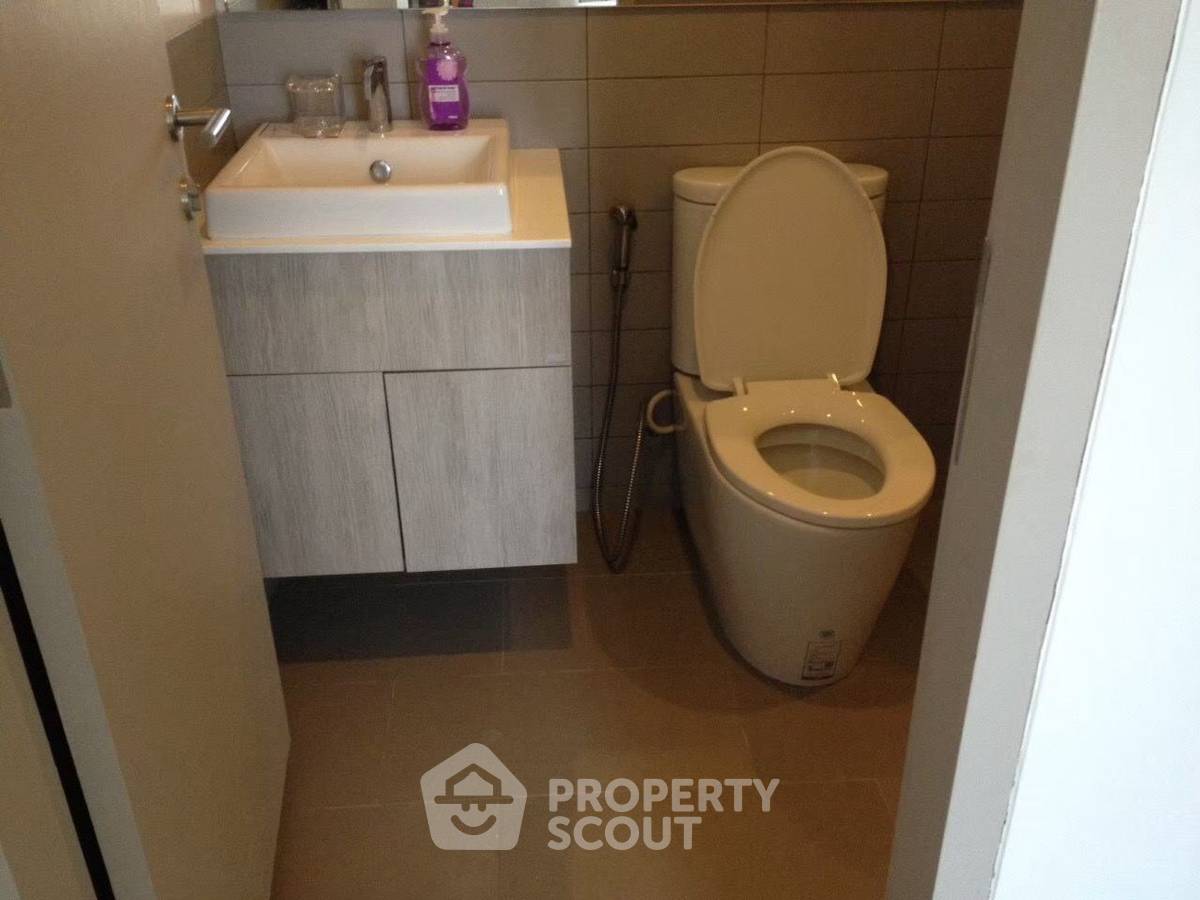 picture 1-BR Condo at Ideo Mobi Sathorn near BTS Krung Thon Buri (ID 364394) - 7/17