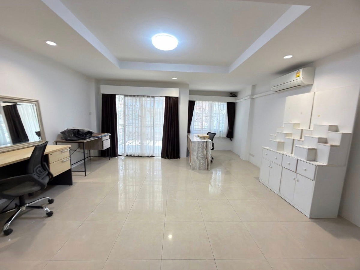 รูป 🏡 ให้เช่าทาวน์โฮม 4 ชั้น – พัฒนาการ 38 บ้านสวย เฟอร์นิเจอร์ครบ พร้อมเข้าอยู่ - รูปที่ 12/15