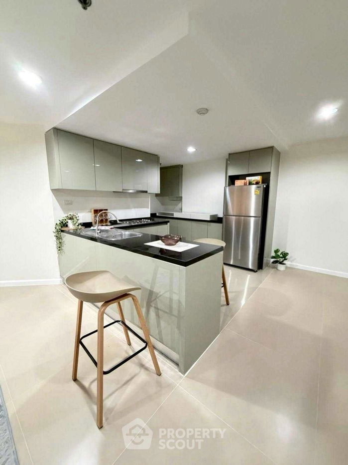 picture 2-BR Condo at Belle Grand Rama 9 near MRT Phra Ram 9 (ID 2460173) - 4/11