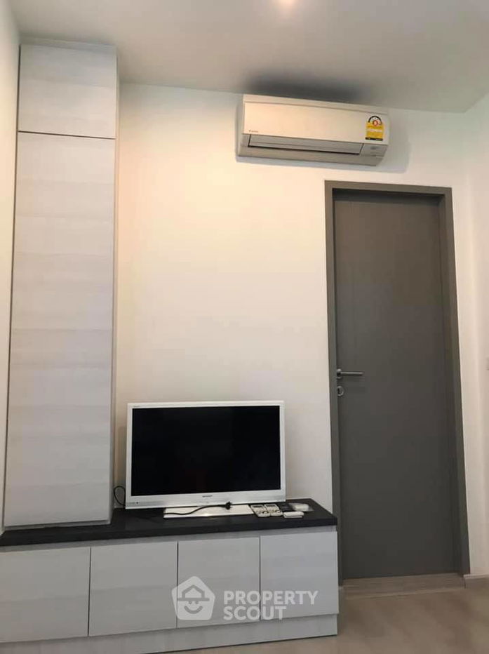 picture 1-BR Condo at Life Ratchadapisek near MRT Huai Khwang (ID 507970) - 1/8