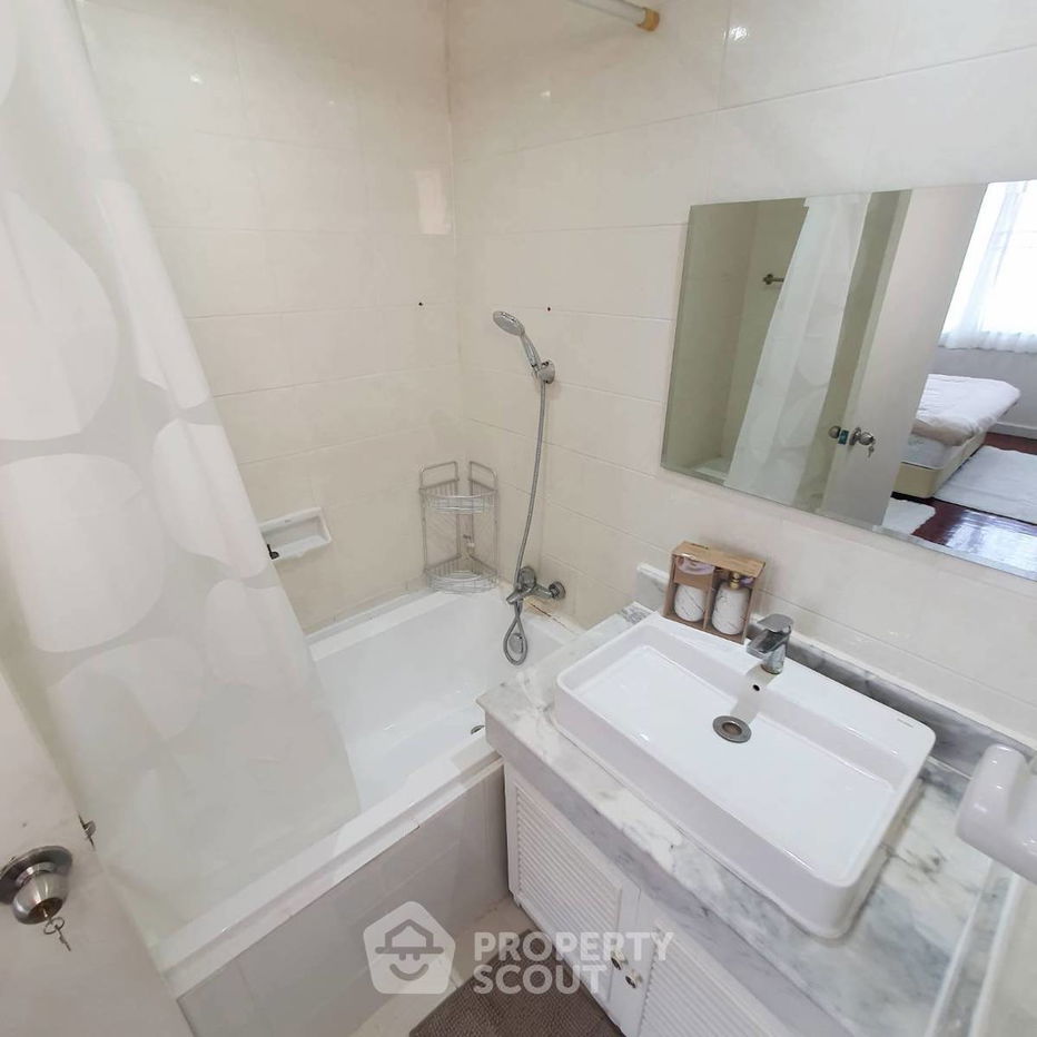 picture 3-BR Condo at D.S. Tower 2 Sukhumvit 39 Condominium near MRT Sukhumvit (ID 2458550) - 6/10