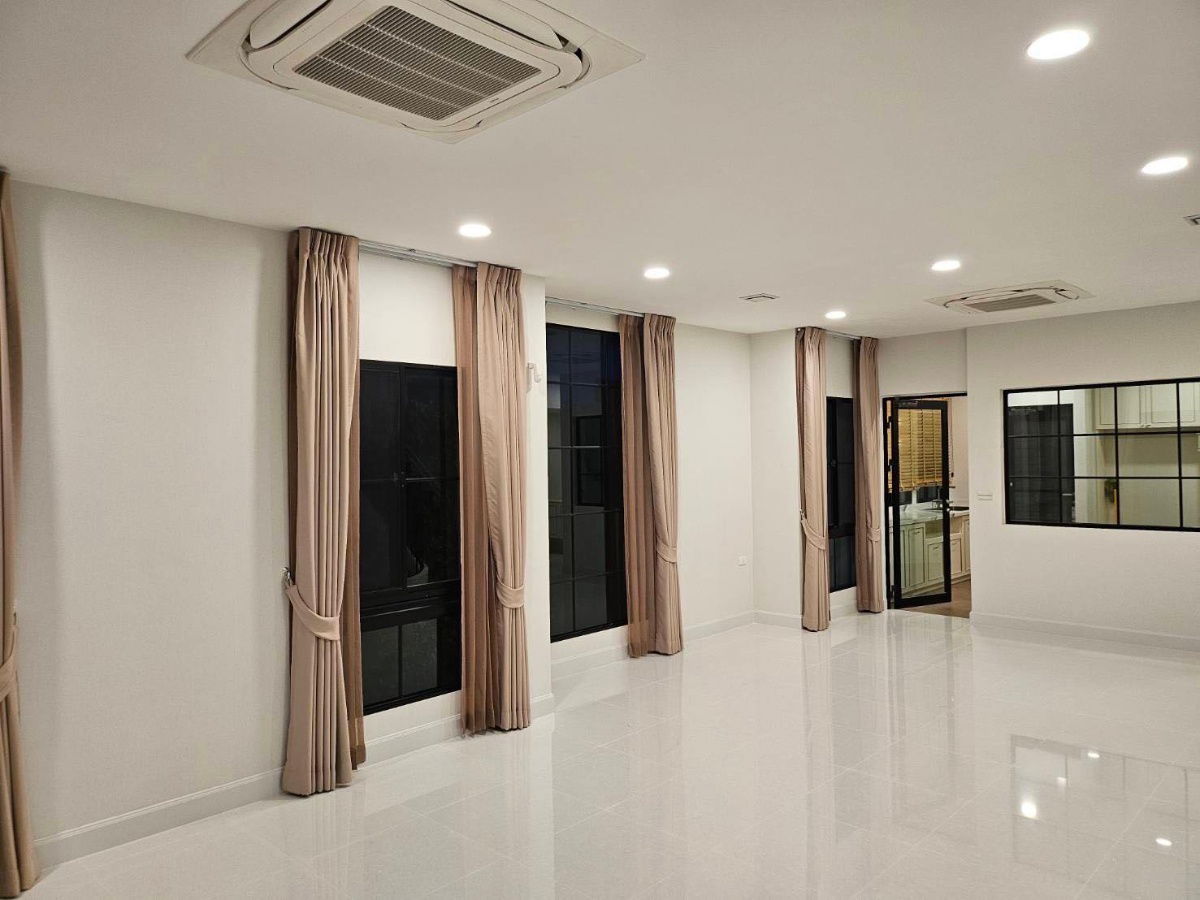 รูป รองรับ Expat | เลี้ยงสัตว์ได้ | บ้านเดี่ยวหรูโครงการ NANTAWAN - รูปที่ 23/32