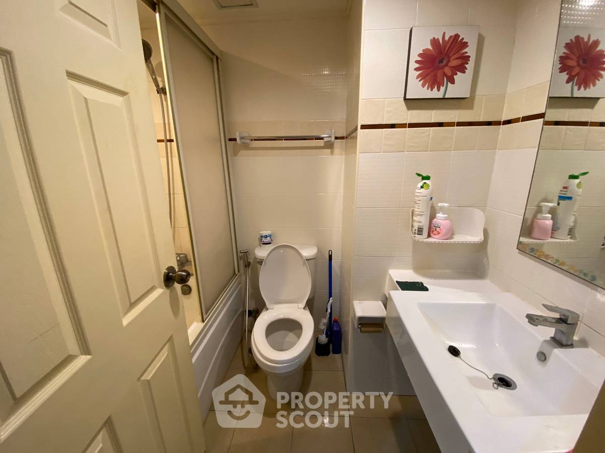 picture 1-BR Condo at Lumpini Place Narathiwat-Chaopraya close to Phra Ram 3 (ID 33535) - 2/4