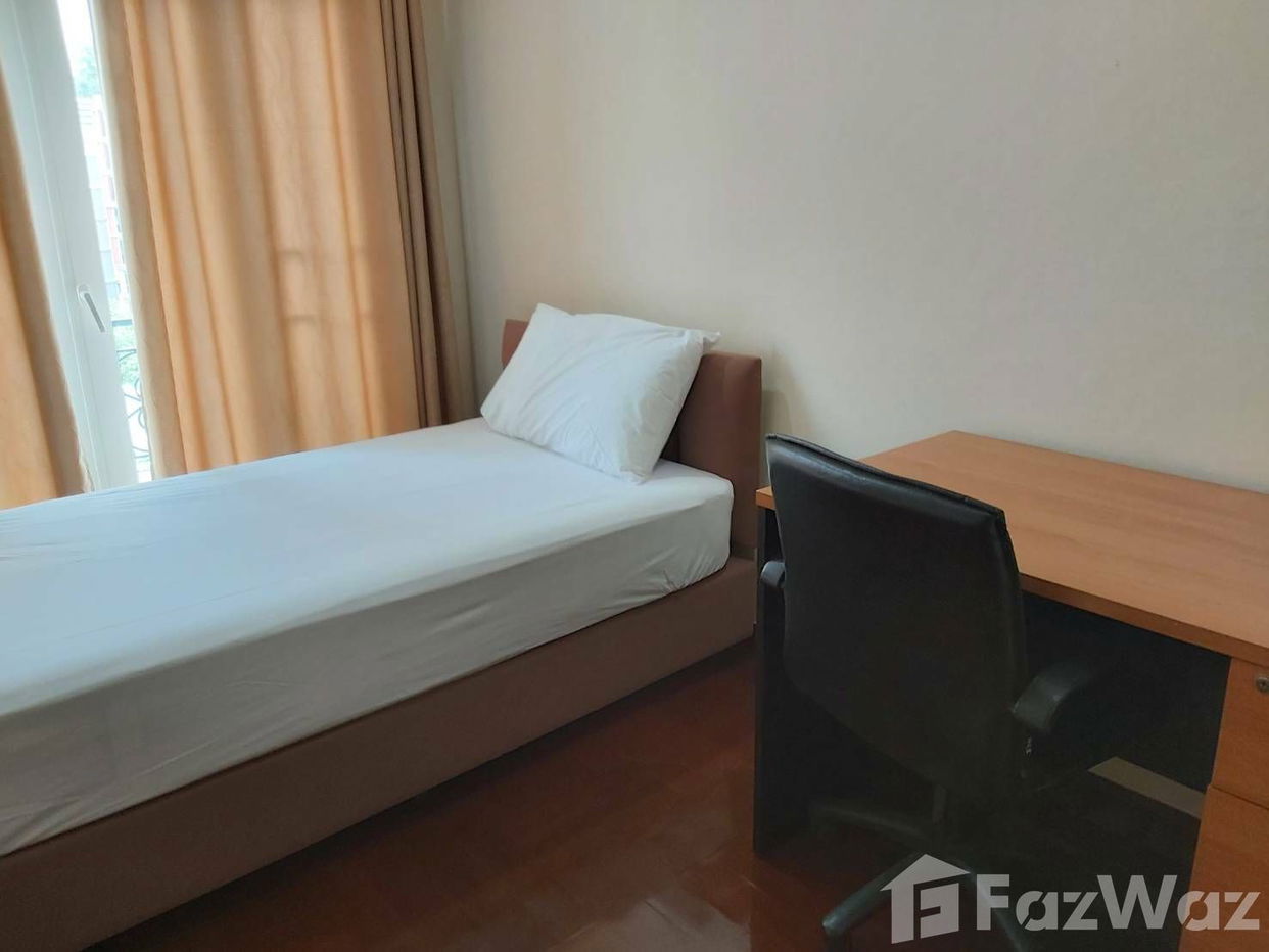 picture Come Get Lost in the K. House Sukhumvit 55 Wonderland! 1150850 - 7/11