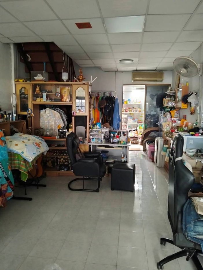 รูป ขายทาวน์เฮ้าส์ 2 ชั้น หมู่บ้านอยู่เจริญ 542 ทำเลดี เดินทางสะดวก    - รูปที่ 4/12