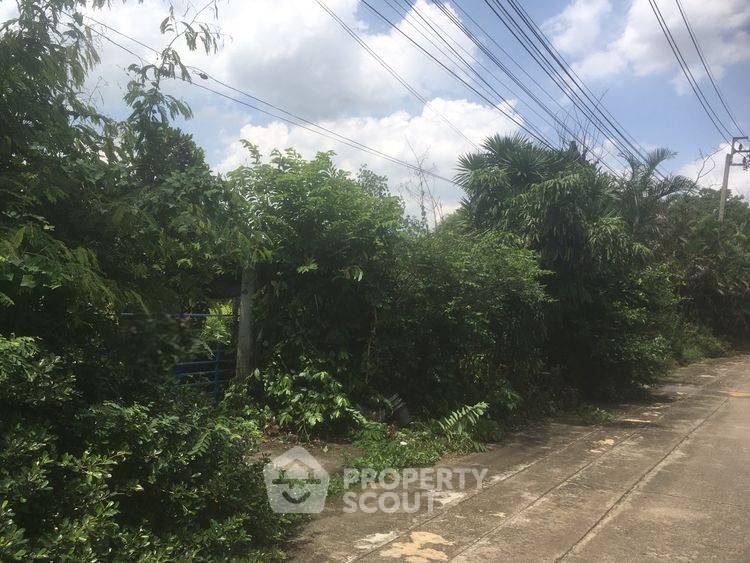 picture 1,322 m² Land for Sale in Bang Phrom (ID 2432996) - 1/3