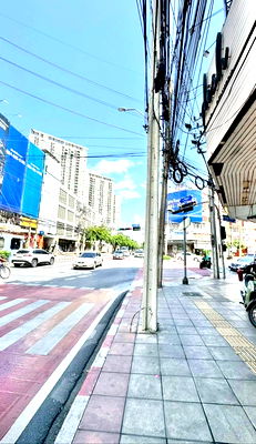 เช่าอาคารพาณิชย์ ถนนพระราม 3 : ให้เช่าอาคารพาณิชย์ 3 ชั้น อยู่ใจกลางสี่แยกสาธุประดิษฐ์ ถ.จันทน์ แขวงทุ่งวัดดอน เขตสาทร