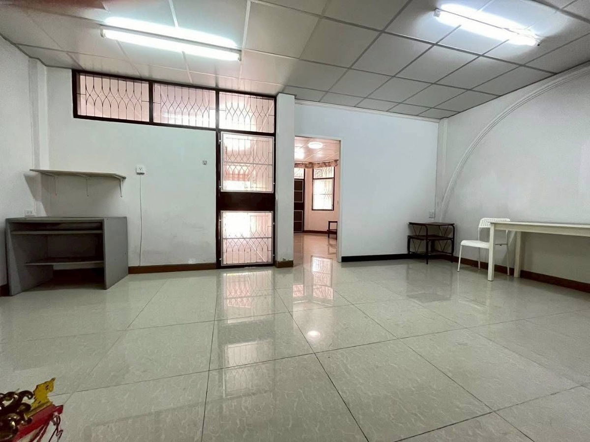 picture 🏘️ Townhouse for Rent – Spacious 2-Storey Unit (30 sq.w.) | 6-Meter Wide Frontage | Near Siriraj Hospital | Located in Soi Chak Phra 16, Taling Chan - 15/20