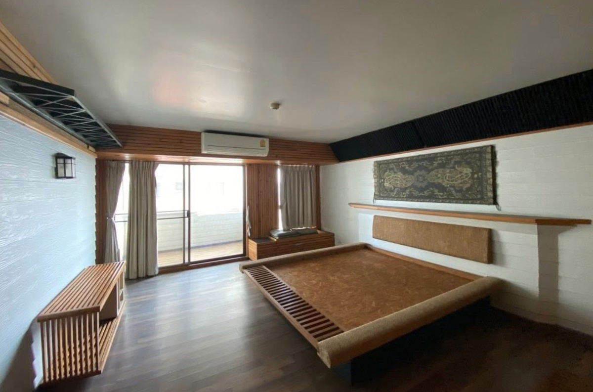 picture Baan Onnut. 3bed 216sqm. Line id: @pfagent - 10/17