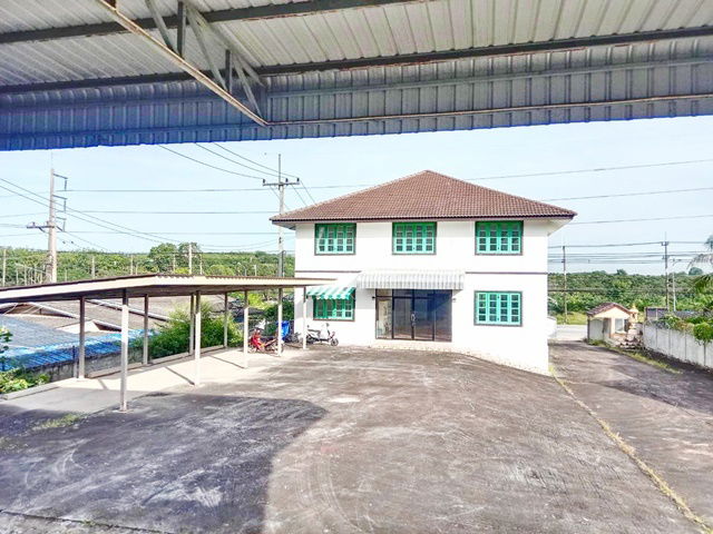 รูป รร.อนุบาลบ้านแม่น้ำคู้ 2.8 กม 2ไร่ นิคมอุตสาหกรรม WHA4 3.6กม. ขาย-ให้เช่าโรงงาน 2,012 ตร.ม. ตลาดแยกพวงมาลัย 1.9 กม. 2ชั้น รพ.ปลวกแดง ระยอง - รูปที่ 2/8