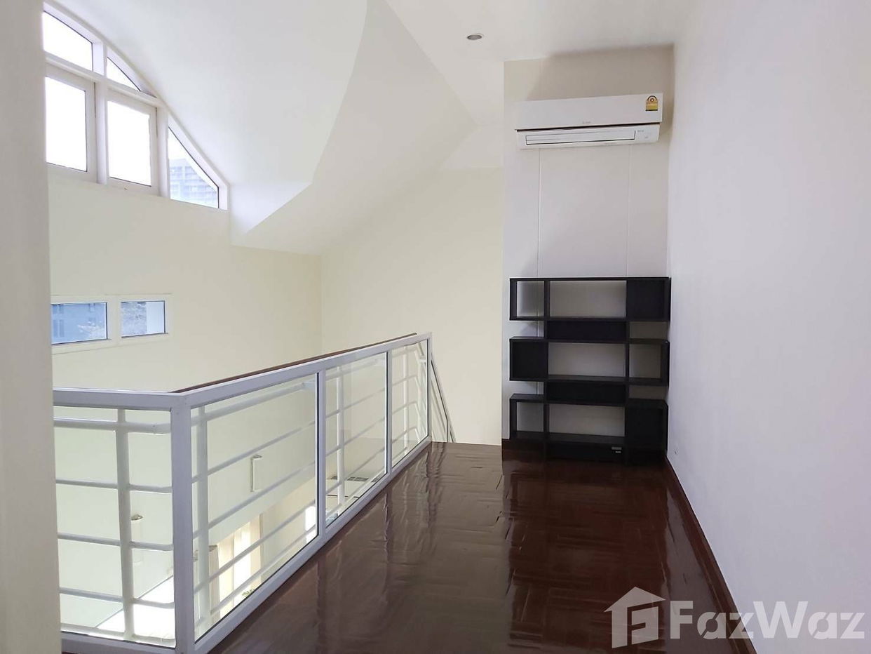 picture Come Get Lost in the K. House Sukhumvit 55 Wonderland! 1150850 - 10/11