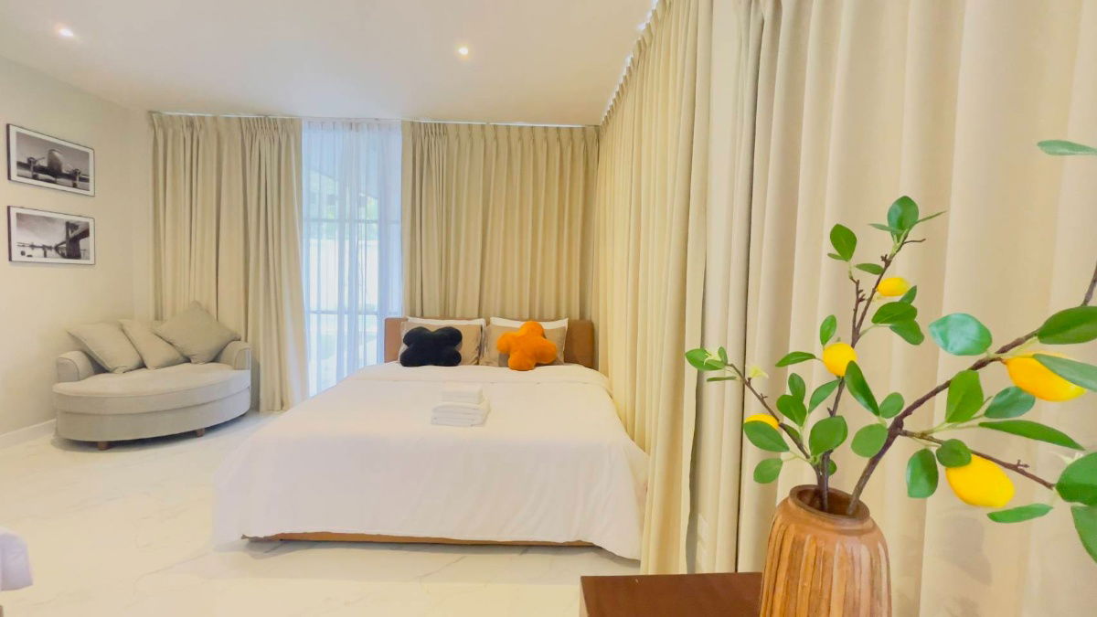 picture  Luxury house for rent with 4 bedrooms, 5 bathrooms, 1 kitchen, fully furnished with a private pool and large garden. - 19/23