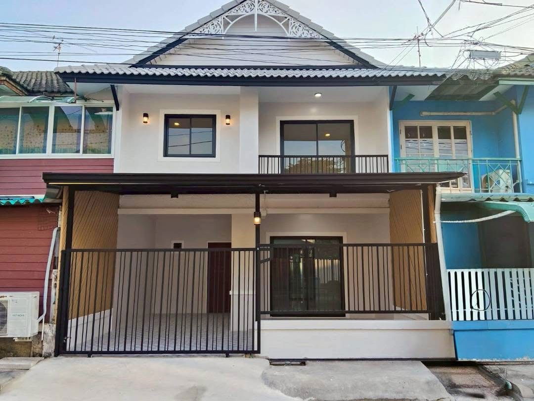 รูป ฟรีโอน! ทาวน์เฮ้าส์ 2 ชั้น พฤกษา 14A วัดลาดปลาดุก | 3 นอน ตกแต่งใหม่! หน้าบ้านไม่ชนใคร | 1.89 ลบ. - รูปที่ 2/35