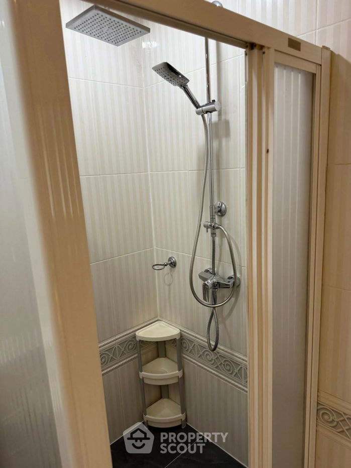 picture 2-BR Condo at Supreme Ville Condominium near MRT Khlong Toei (ID 2460859) - 10/18