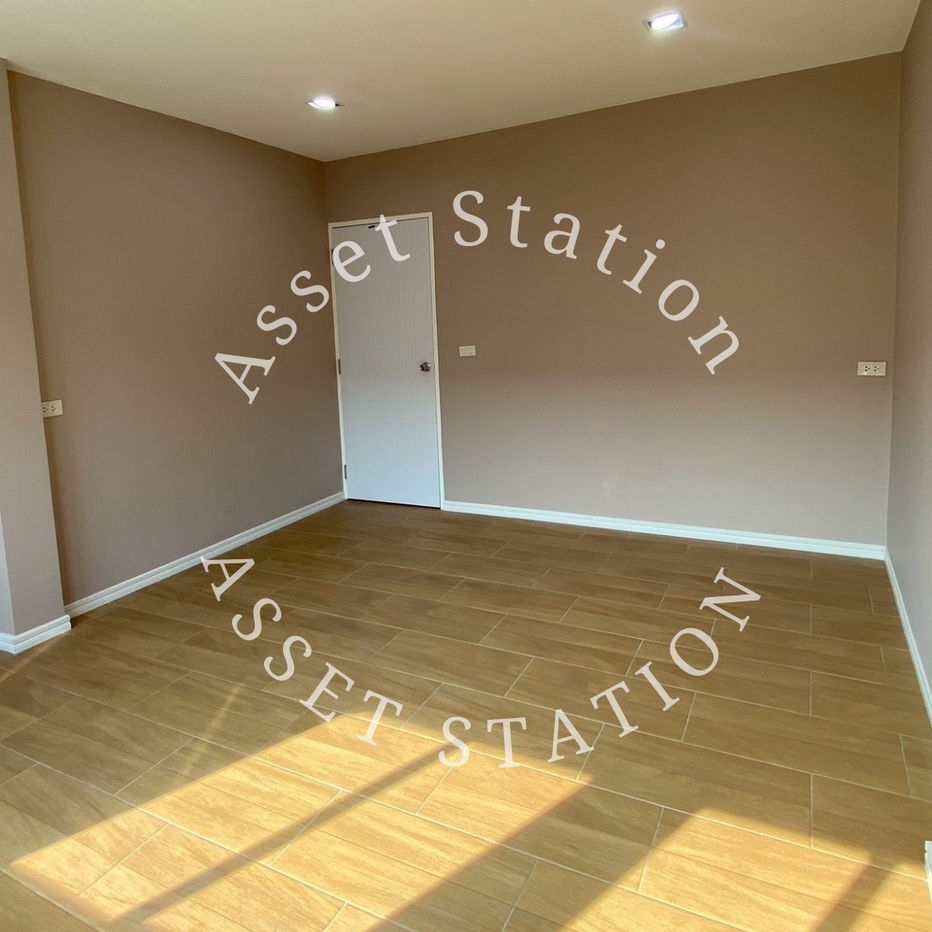 picture Townhouse for sale, good price, Soi Lad Phrao 124, near Lad Phrao Hospital - 3/11