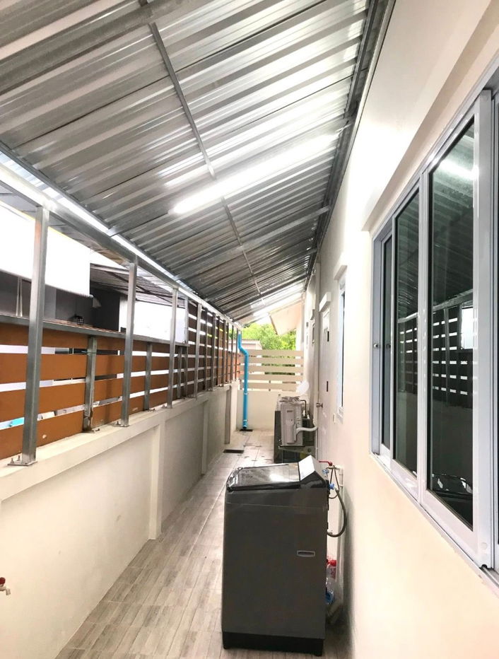 picture Single storey house for rent with 3 bedrooms,2 toilets and 1 kitchen. - 9/13