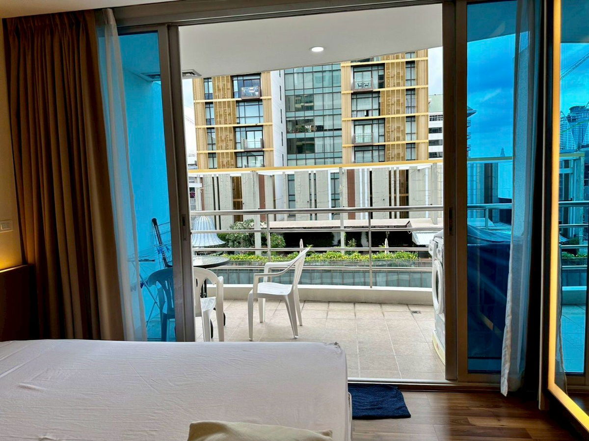 picture The Rajdamri - 9/15