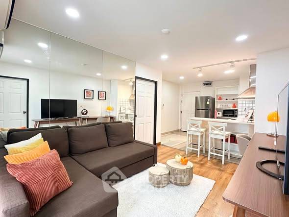 picture 2-BR Condo at Green Point Silom near BTS Chong Nonsi (ID 2445262) - 1/4