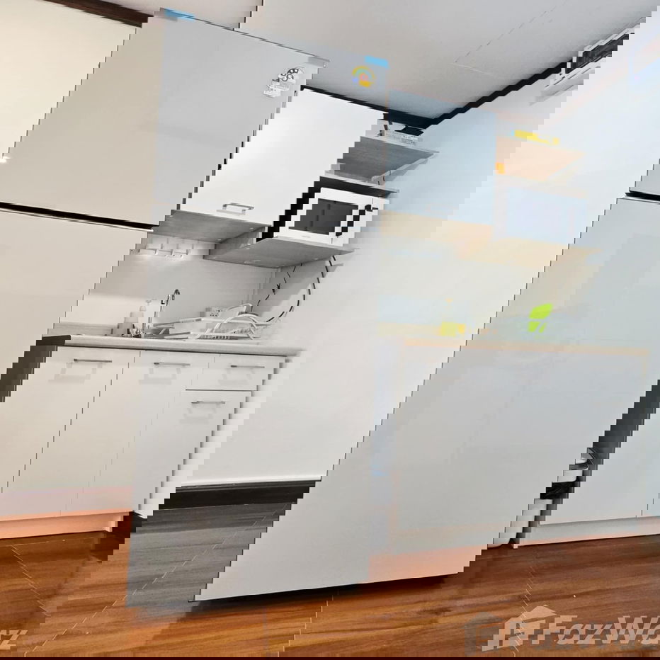 รูป Tastefully Refurbished Condo at Subkaew Tower | 11th Floor | 5550361 - รูปที่ 4/13