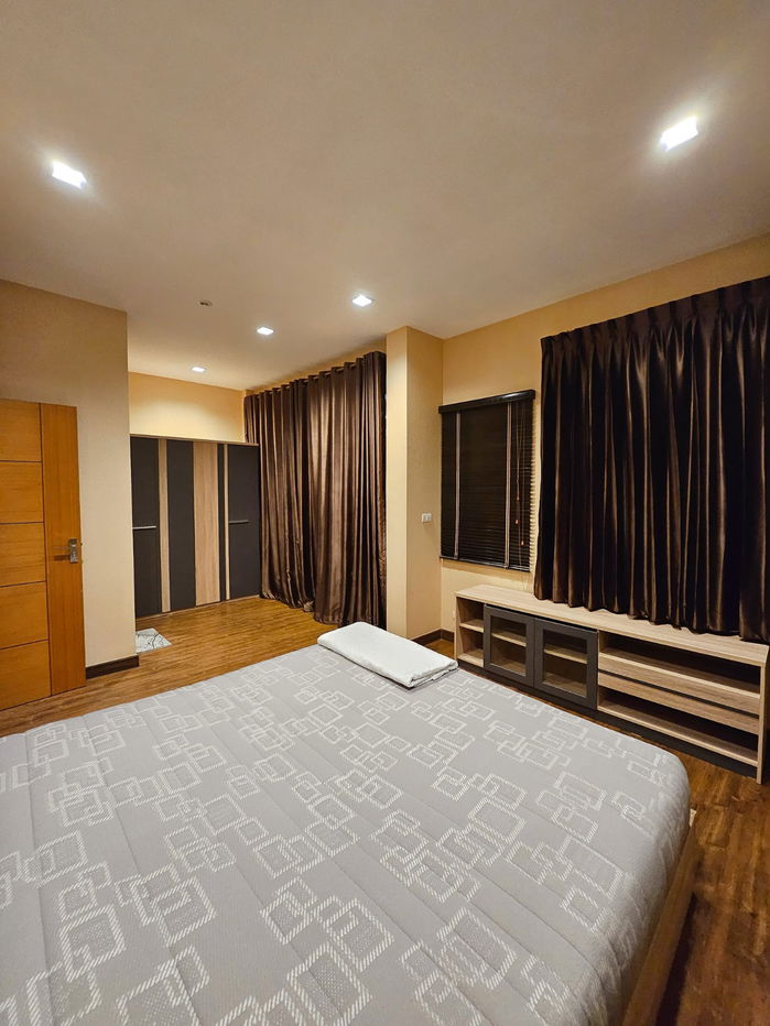 รูป ให้เช่าบ้านเดี่ยวสองชั้น   3 ห้องนอน 3 ห้องน้ำ 1ห้องรับแขก 1ห้องครัว  - รูปที่ 8/14