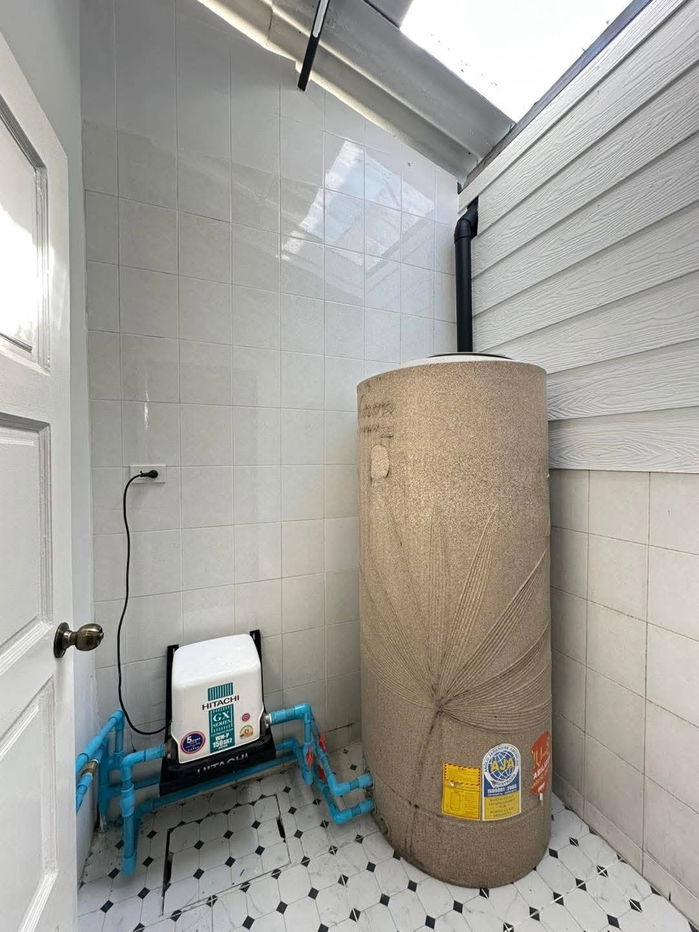 รูป ทาวน์เฮ้าส์ รีโนเวทใหม่ ทำเลดี ตกแต่งใหม่ หมู่บ้าน เคซี รามอินทรา 8  (ซ.26 )ถนนไทยรามัญ คลองสามวา พร้อมเฟอร์นิเจอร์ - รูปที่ 11/12