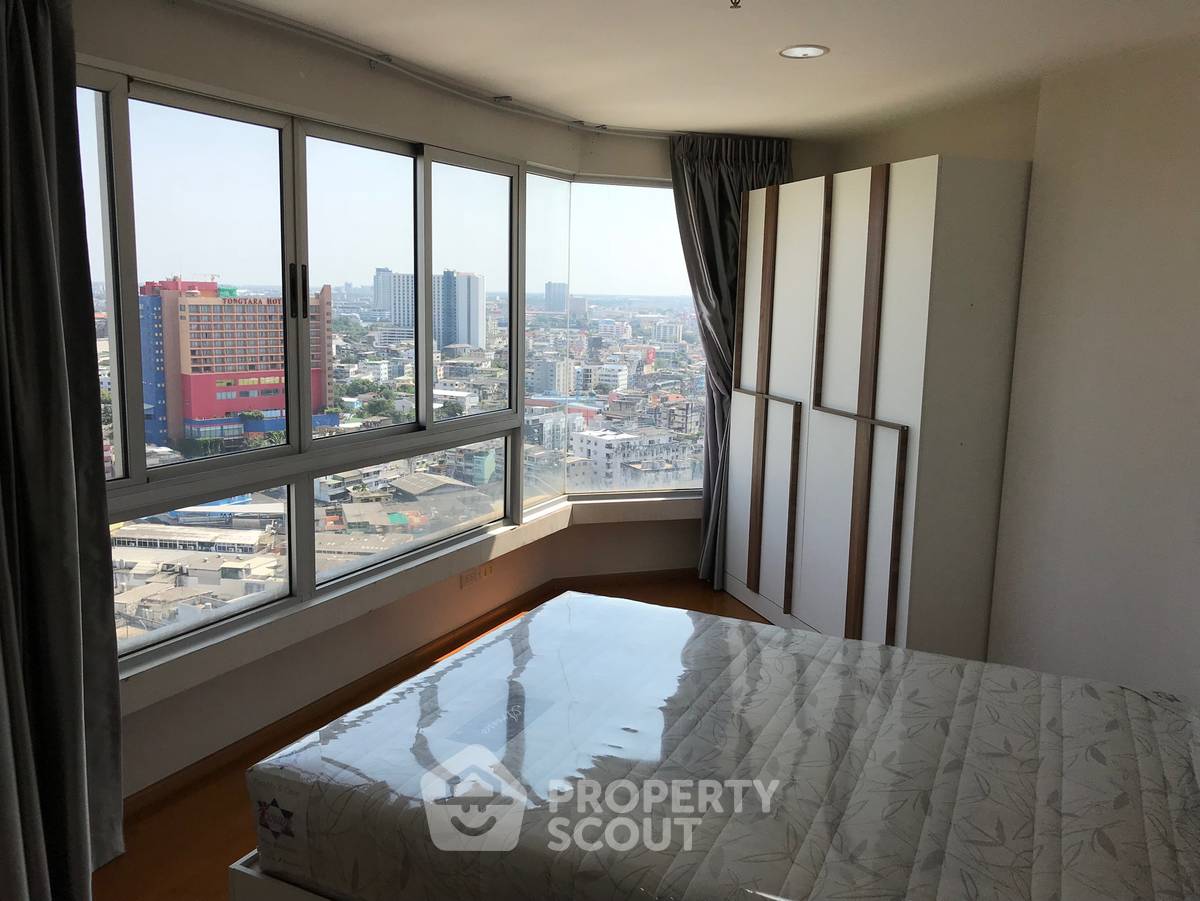 picture 3-BR Condo at River Heaven Chareonkrung in Bang Kho Laem (ID 414302) - 10/21