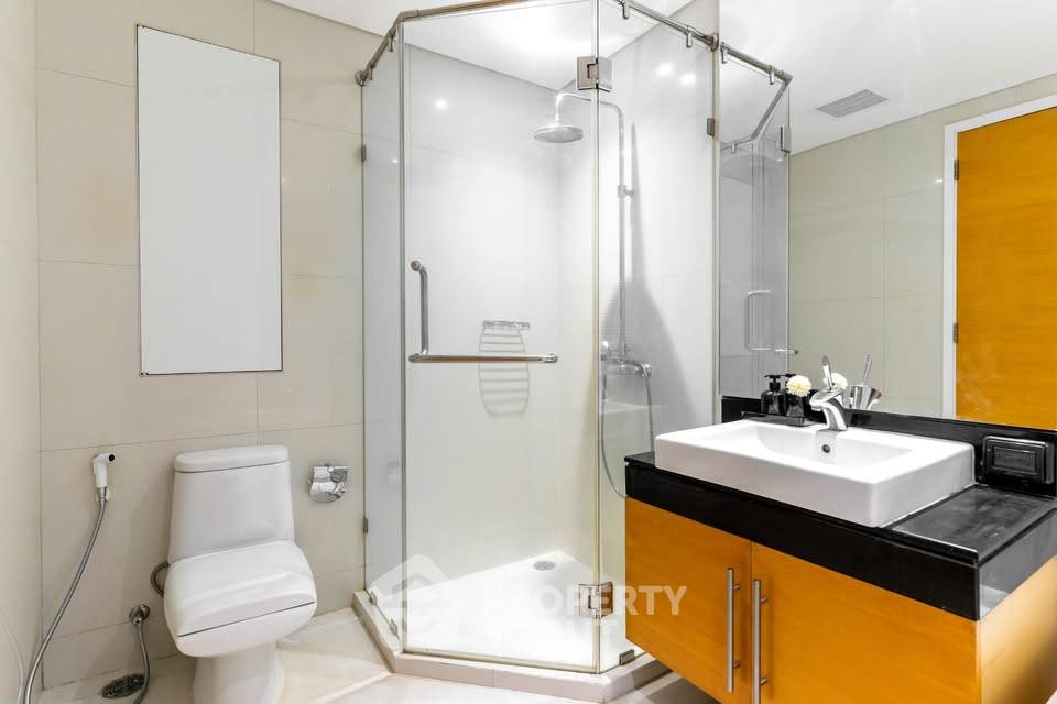 picture 2-BR Condo at Fullerton Sukhumvit near BTS Ekkamai (ID 2369470) - 20/33